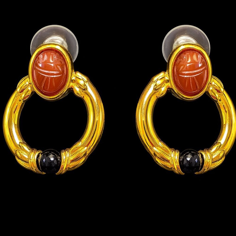 Signed RoAn Vintage Scarab Earrings – Gold-Tone with Carnelian & Black Beads - Picture 3 of 5